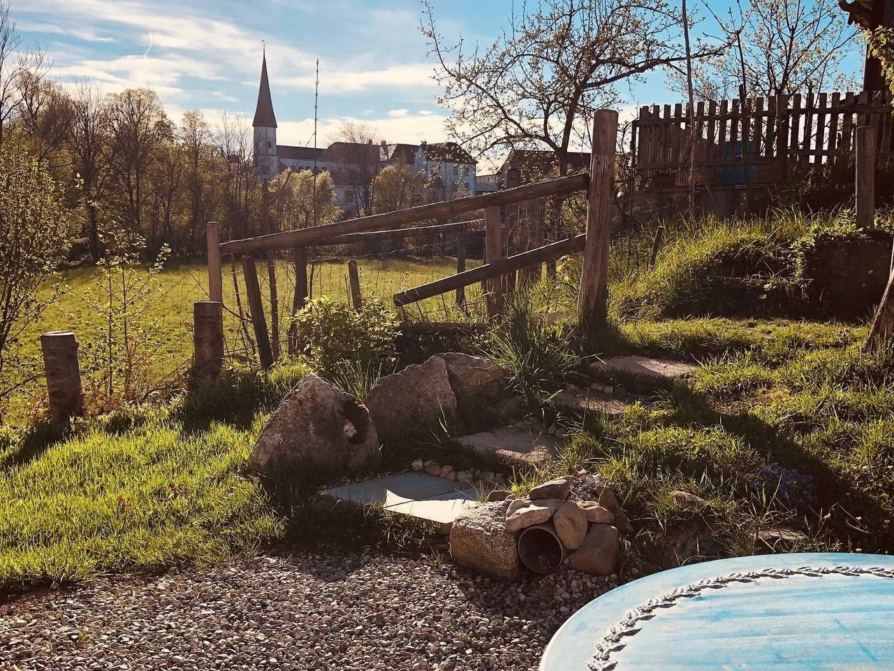 Ganze Ferienwohnung, Ferien an der Traun - Maisonette an der Traun, 50 qm, 1 separates Schlafzimmer in Traunreut, Landkreis Traunstein