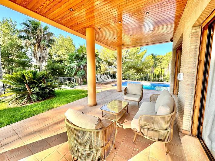 Chalet para 10 personas, con jardín además de piscina y vistas - 1