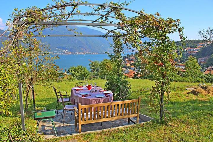 Ferienhaus für 5 Personen, mit Balkon und Terrasse sowie Garten und Seeblick in Pianello del Lario - 2