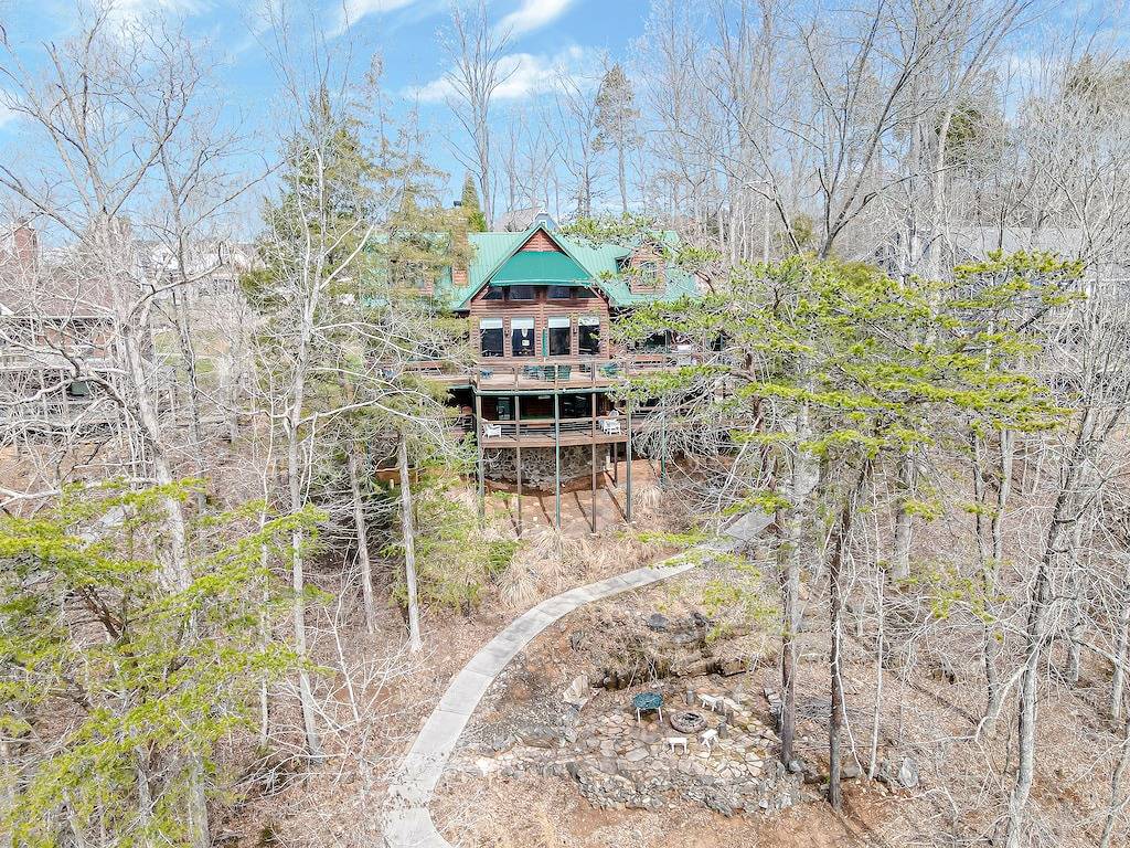 Vacation House for 30 Guests in Norris Lake, Tennessee
