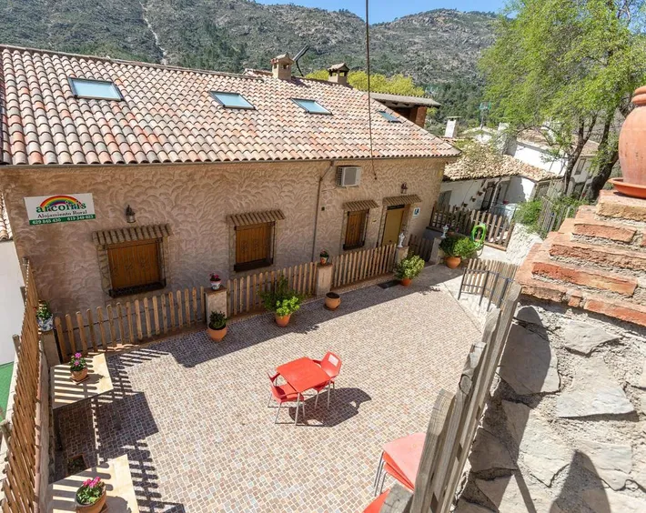 Casa rural para 7 personas, con terraza y jacuzzi, Se admiten mascotas - 1