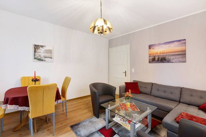 Hel lejlighed, Apartment 'Haus 145' with Private Terrace and Wi-Fi in Halle, Saale-Unstrut