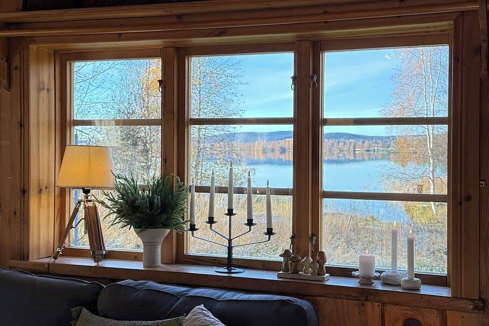 Holzhütte mit Seeblick am Björkensjön in Ludvika, Dalarna