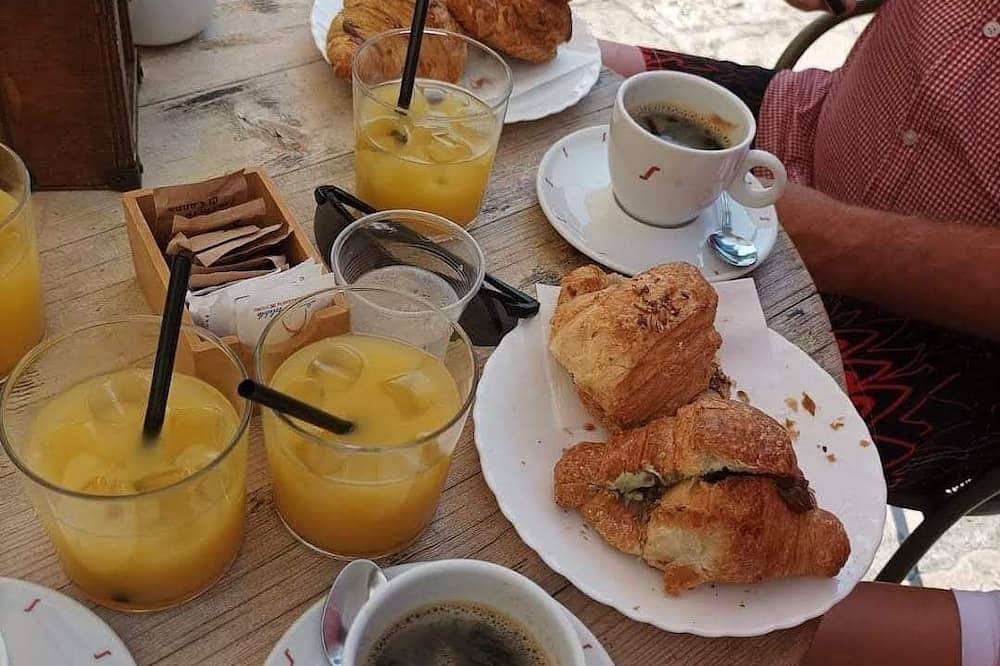 Apartamento entero, Grand Appartement à 5 Minute a Pied de la Plage Centre Historique et Commerces in Barletta, Barletta-Andria-Trani