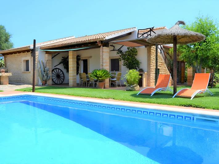 Gîte pour 8 personnes, avec Terrasse ainsi que Jardin et Piscine à Majorque