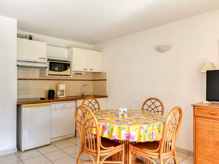 Ferienwohnung für 4 Personen, mit Balkon und Pool in Valras-Plage - 2