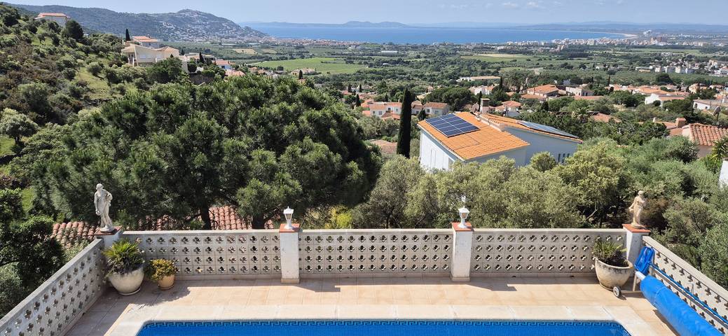 Chalet para 6 personas, con terraza y jardín en Alt Empordà - 3