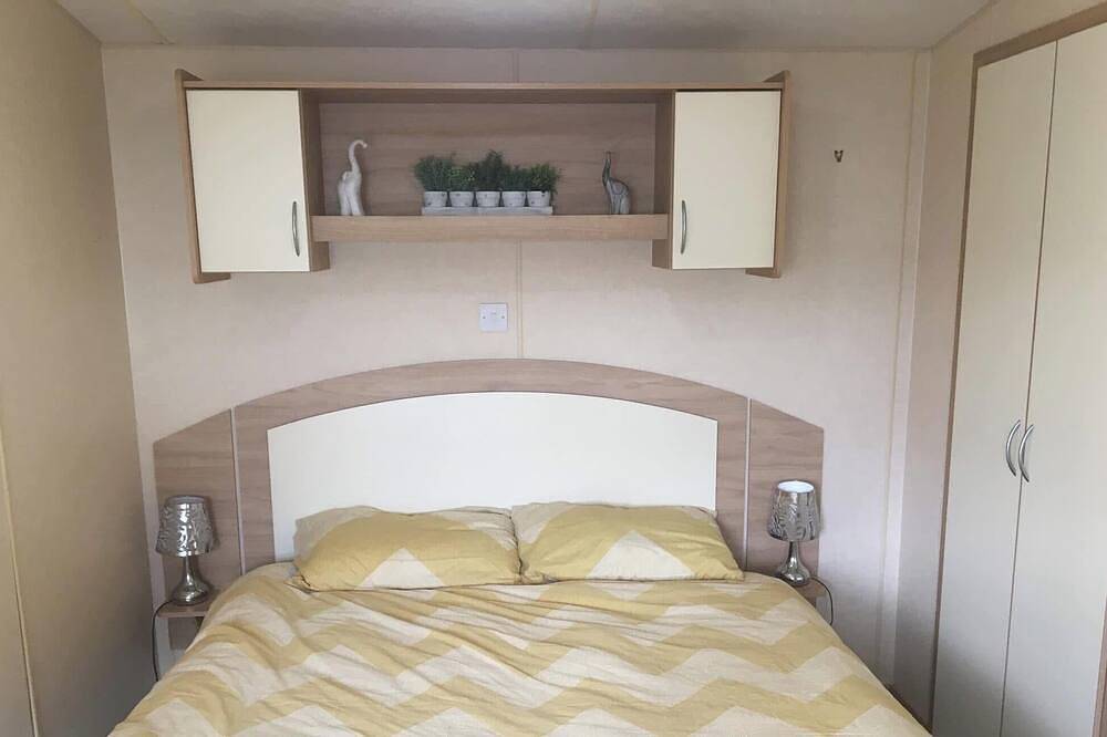 2 bed 6 berth en suite caravan Towyn in Towyn, Conwy region