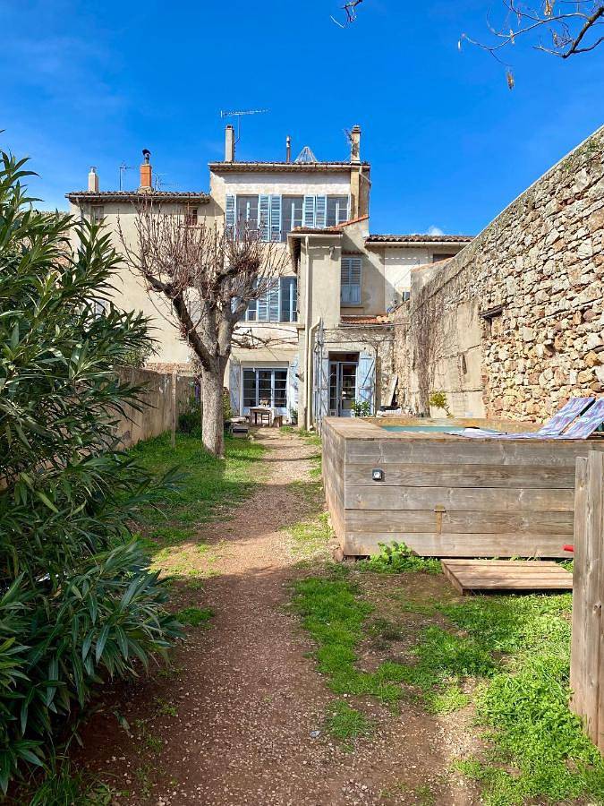 Casa de vacaciones para 8 personas, con jardín además de vistas y piscina - 1