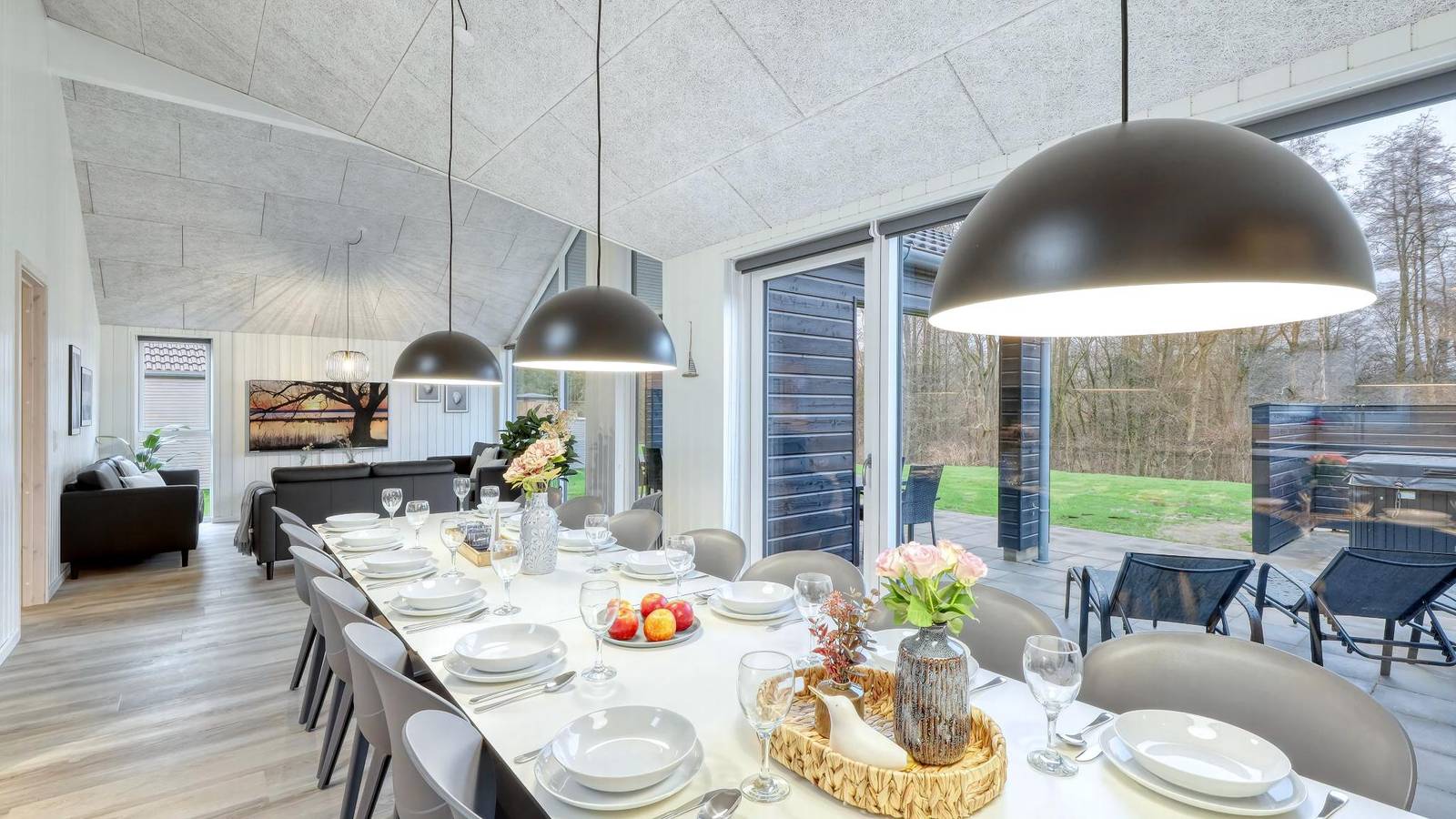 764 – Tolles Poolhaus für 16 Personen am Tramser See in Jesendorf, Nordwestmecklenburg (Wismar und Umgebung)