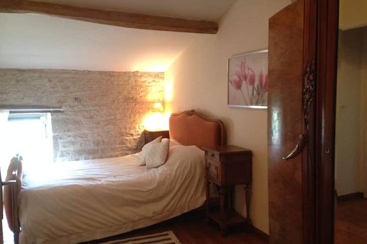 Location de vacances pour 5 personnes, avec piscine et jardin à Dœuil-sur-le-Mignon - 3