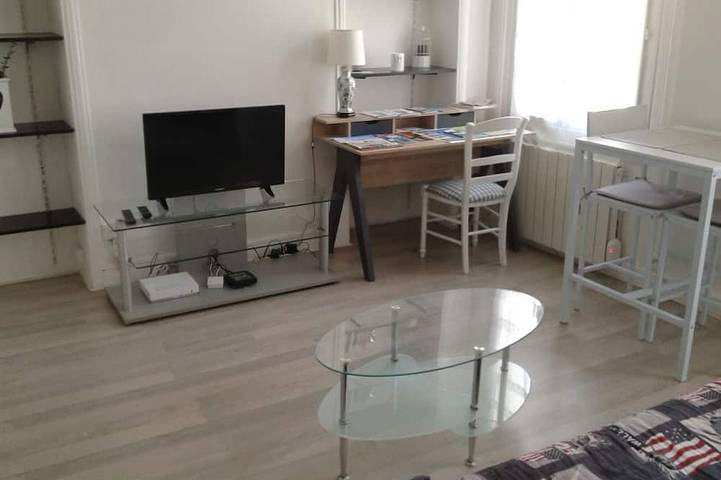 Entire apartment, Studio by the water with all comfort in Saint-Martin-du-Littoral, Le Havre region