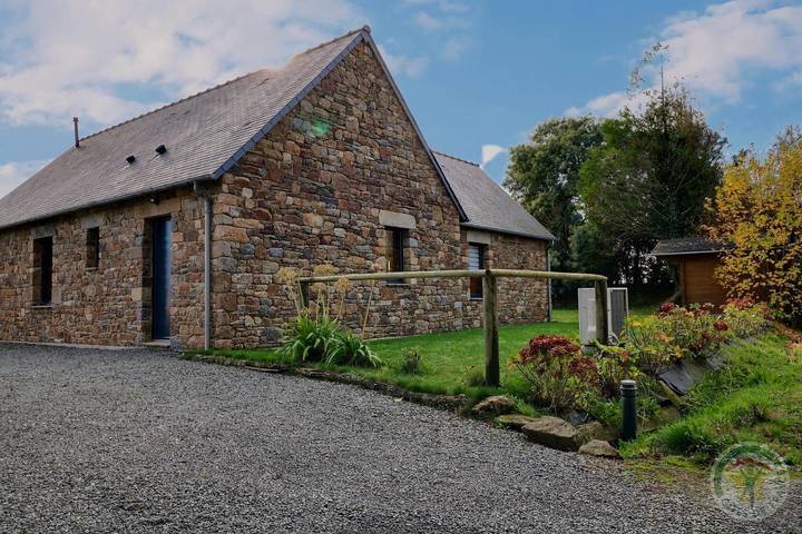 Gîte pour 4 personnes, avec jardin à Saint-Coulomb - 2