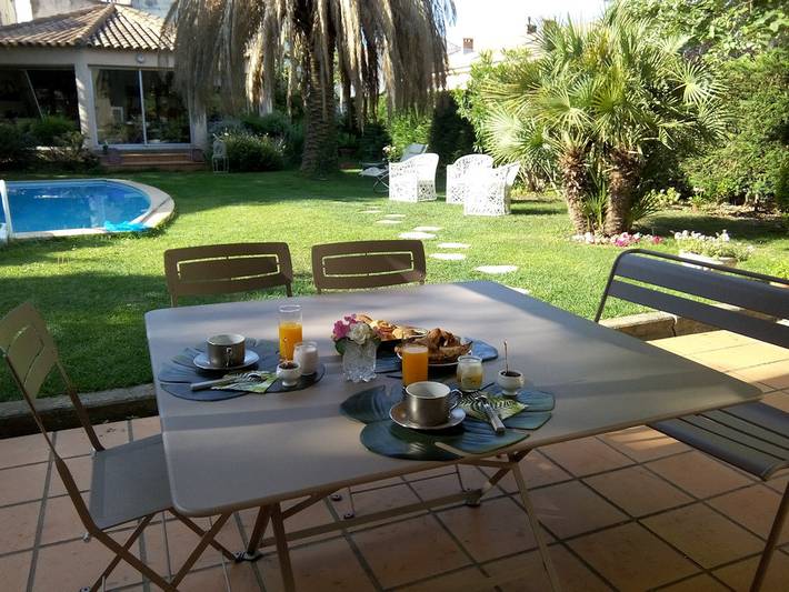 Chambre d’hôte pour 2 personnes, avec piscine et jardin à Béziers
