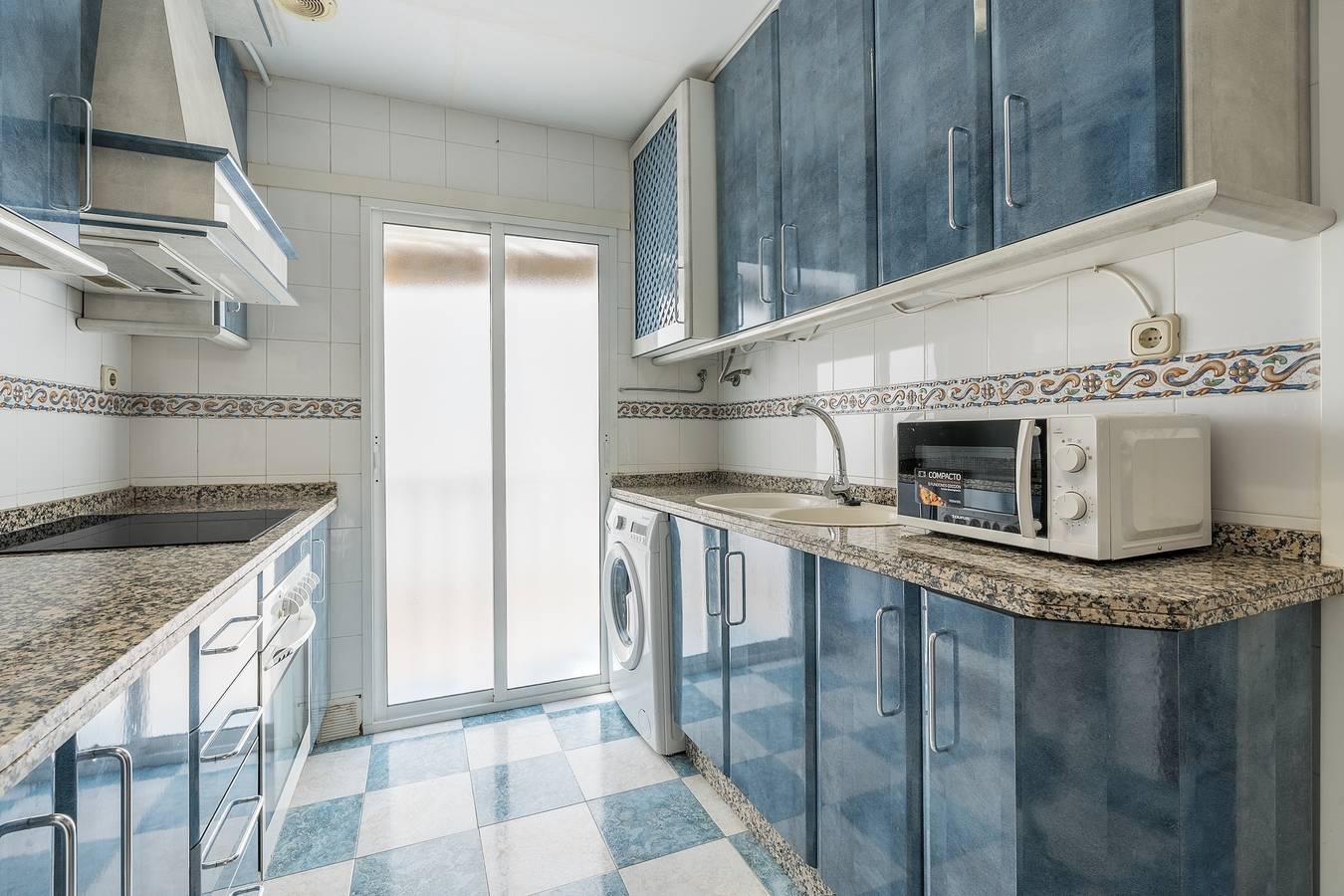 Appartement entier, Appartement "Principe" avec balcon, Wi-Fi et climatisation in Realejo-San Matías, Grenade