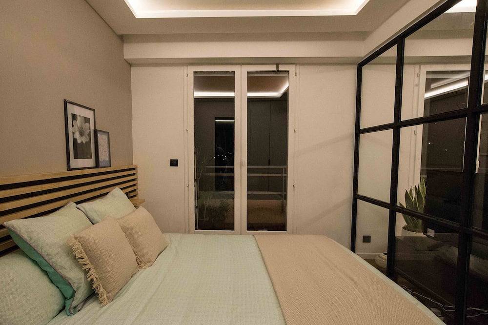 Geheel appartement, Les Pins Ensoleillés / Contemporary apartment, sea view, 900m from the beach in Sainte-Maxime, Draguignan en omgeving