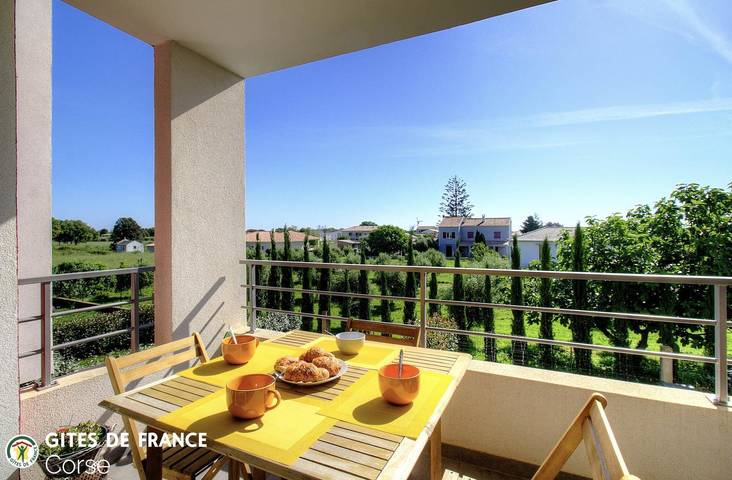 Gîte pour 2 personnes, avec Terrasse ainsi que Jardin et Vue à Penta-di-Casinca