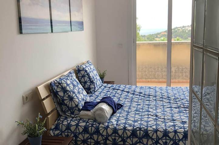 Casa Bella Vista en montagne avec vue sur la mer.  Piscine privée. 6 personnes in Cunit, Costa Dorada