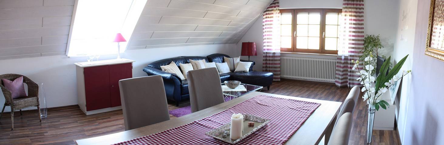 Entire apartment, Apartment 'Auf Der Langmatt' with Mountain View, Private Terrace and Wi-Fi in Durbach, Central Black Forest