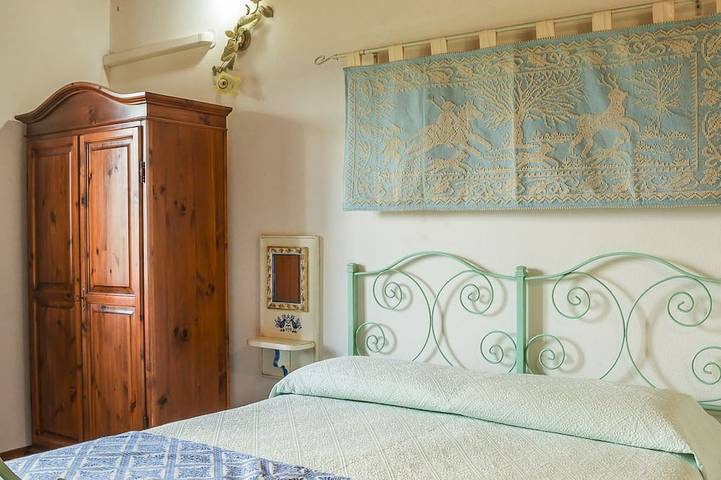 Charming small villa with outdoor area with private access nearby the sea in Chia, Domus De Maria
