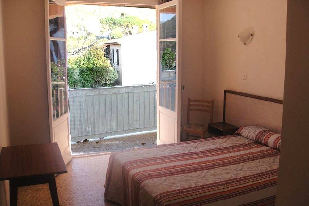 Appartement entier, Appart  2 Pièces  n°1  'pieds dans l'eau' (cap . 2 à 4 pers) sud-est in Tiuccia, Casaglione
