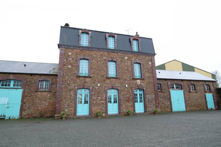 Gîte pour 11 personnes, avec jardin