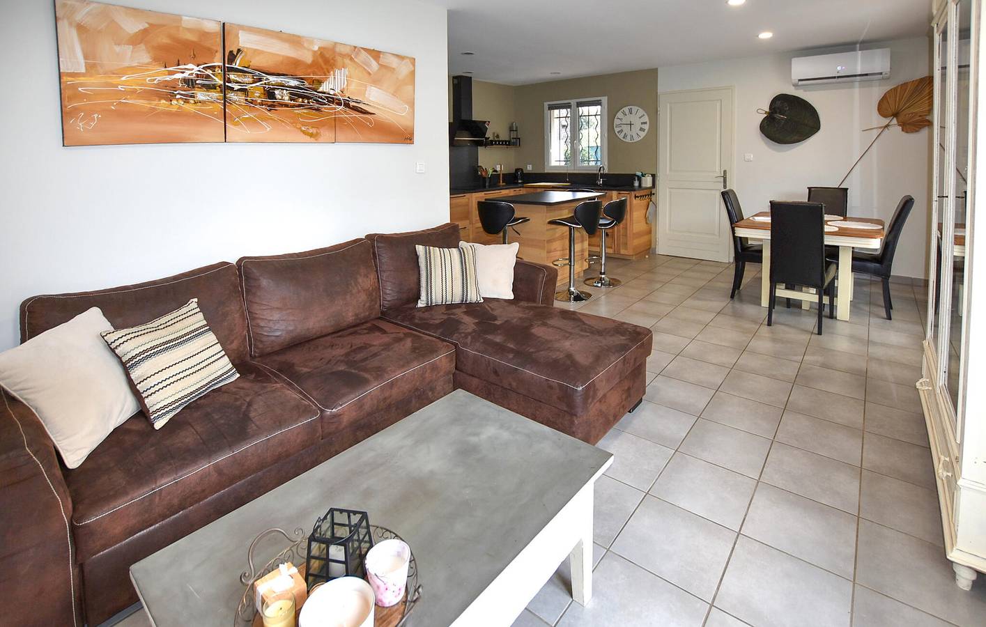 Acogedor apartamento Mazan con piscina y aparcamiento in Mazan, Parque natural regional del Mont Ventoux