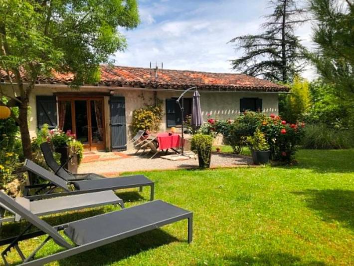 Location de vacances pour 5 personnes, avec Terrasse et Jardin à Faget-Abbatial