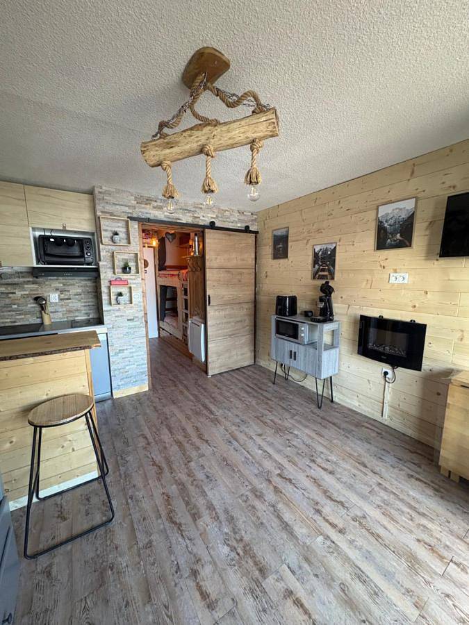 Apartamento entero, Appartement cosy à la montagne aux pieds des pistes pour 4 personnes et 1 bébé in Le Praz de Lys, Taninges