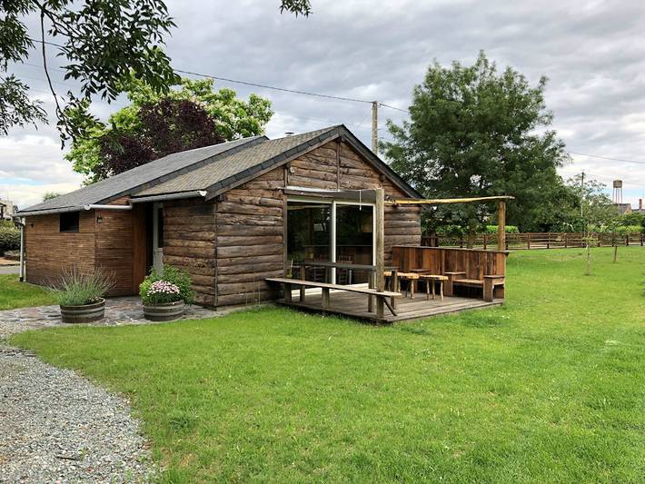 Gîte pour 4 personnes, avec jardin à Brissac-Quincé