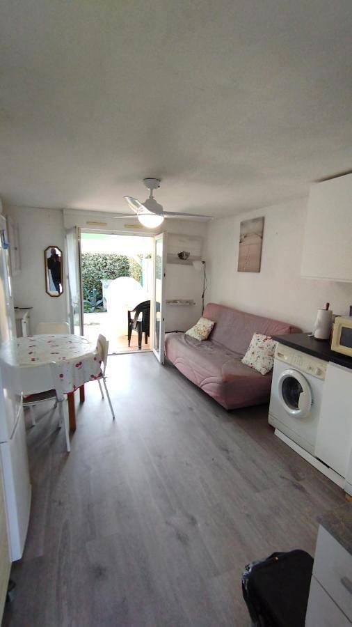 Location de vacances pour 4 personnes, avec bassin pour enfant ainsi que jardin et piscine dans Plage des Aresquiers - 4