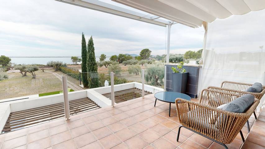 Villa pour 8 personnes, avec terrasse et jardin - 1