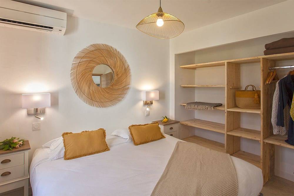 Villa \"Acacia\" très chaleureuse avec beau jardin - 4 à 6 personnes in Calvi, Région de Calvi