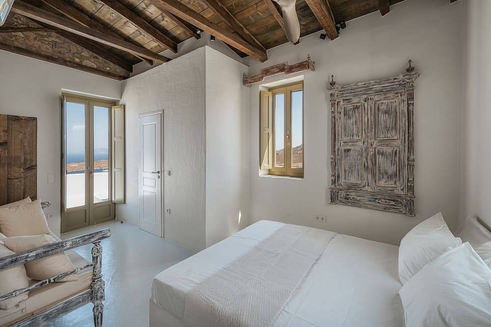 Entire apartment, My Secret Mojo 2 – Stylish Serifos Home with Balcony & En-Suite Comfort in Cyclades