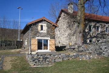 Gîte pour 6 personnes, avec jardin à Le Monastier-sur-Gazeille