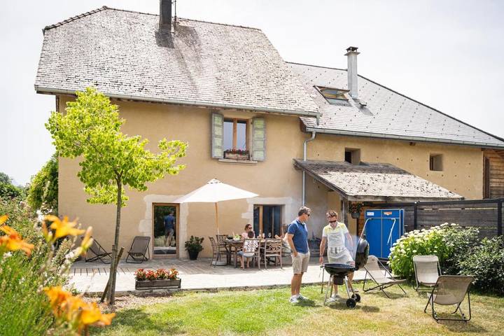 Location de vacances pour 8 personnes, avec jardin à Chainaz-les-Frasses