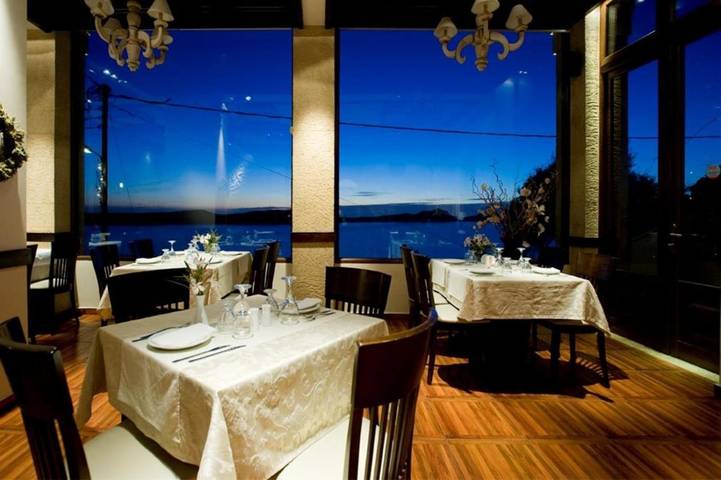 Location de vacances pour 2 personnes, avec terrasse ainsi que jardin et vue dans Pýlos - 4