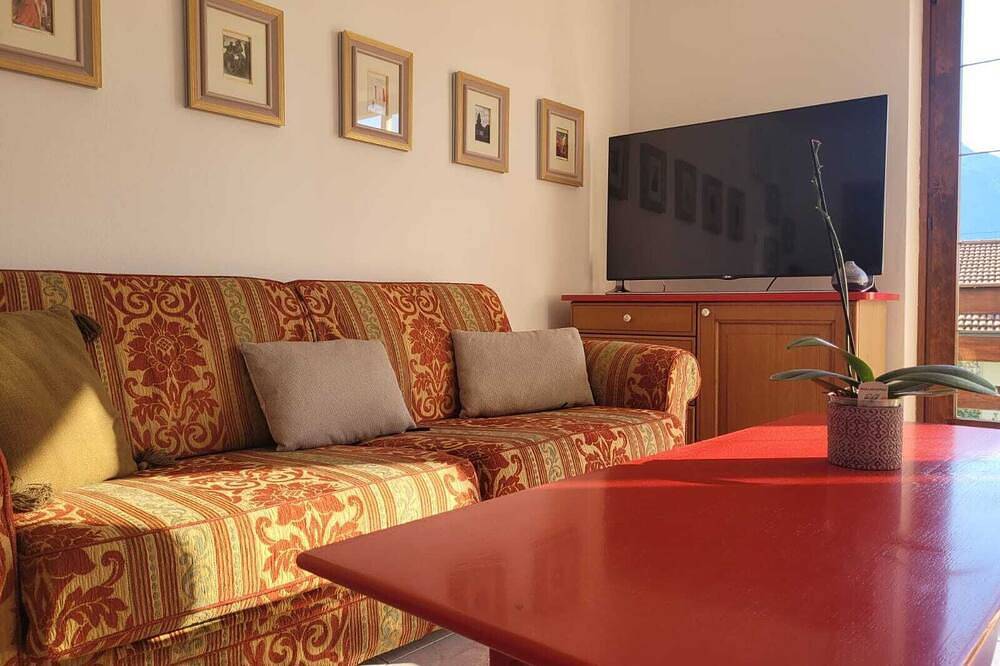Marocche Apartment, Surrounded By Nature With A View Of Lake Garda in Torbole, Nago-Torbole