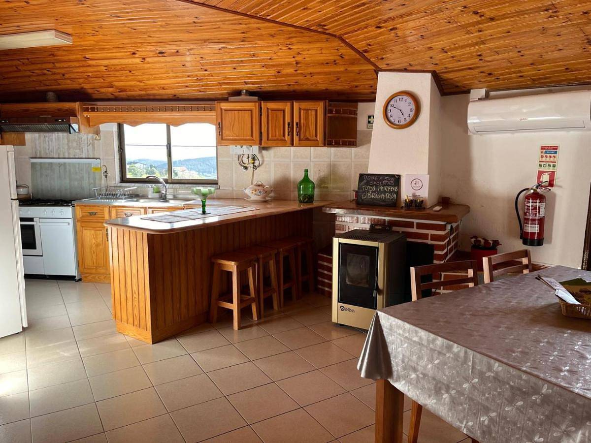 Two-Bedroom House in Cortes do Meio, Serra da Estrela