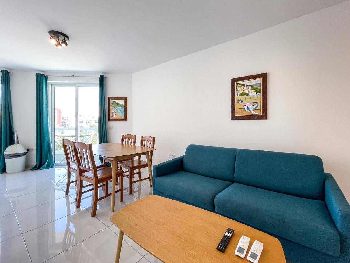 Msida Central Suites - Emmnic Court in Msida, Île de Malte