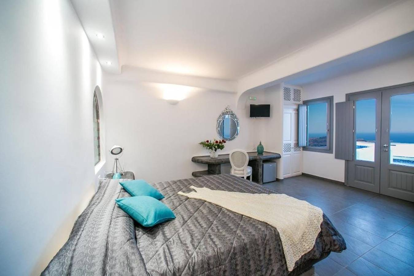 Glorious Santorini Apartment | Goldberry Apartment in Imerovigli, Santorini