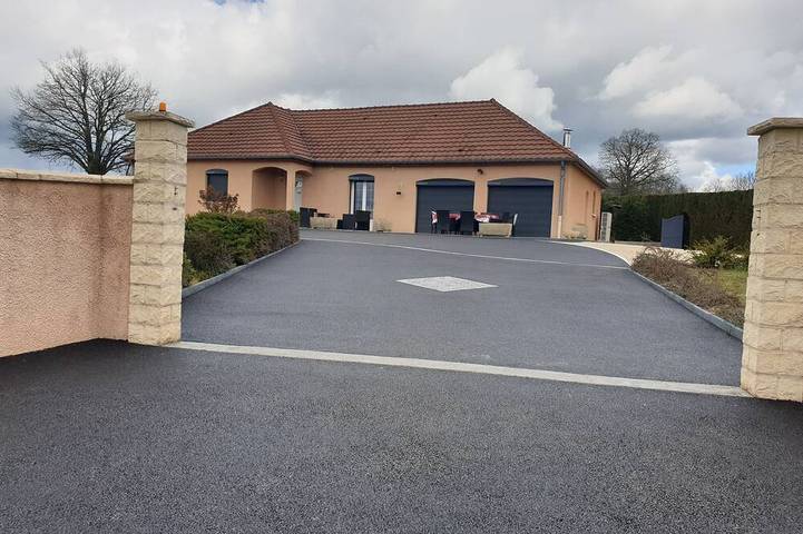 Location de vacances pour 2 personnes, avec piscine et jardin à Saint-Yan - 4