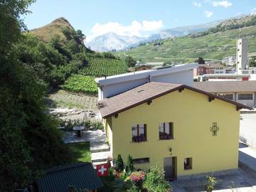 Gîte pour 2 personnes, avec terrasse et jardin, animaux acceptés à Sion