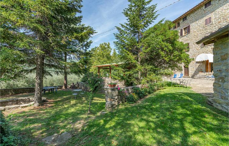 Appartamento sul fiume con piscina e giardino. in Cortona, Provincia di Arezzo