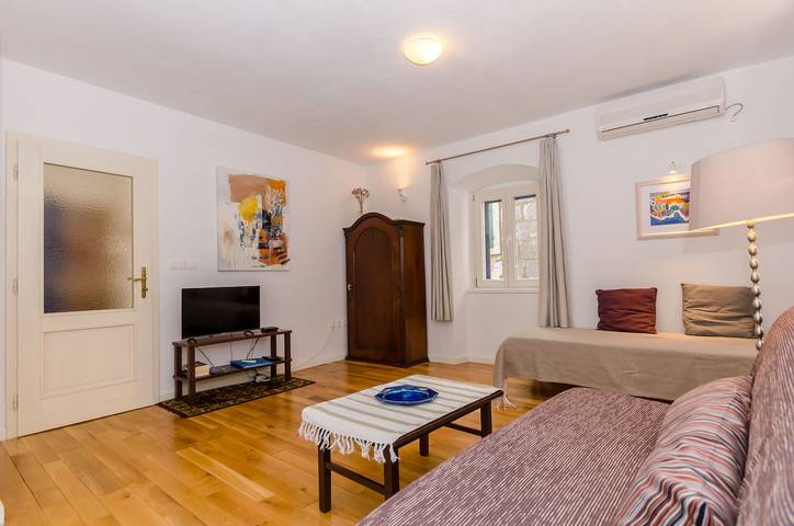 Apartamento entero, Apartamento de vacaciones para 3 personas con vistas in Jelsa, Hvar (isla)