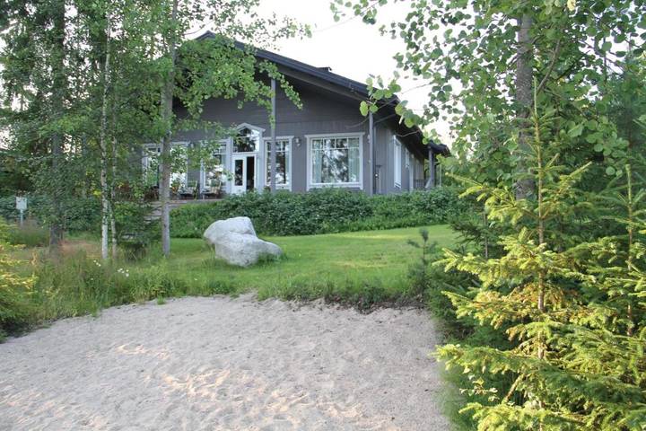 Ferienhaus für 4 Personen, mit Balkon und Terrasse sowie Garten und Sauna in Keuruu