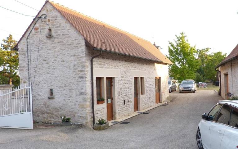 Location de vacances pour 4 personnes, avec jardin, adapté aux familles dans Corpeau - 4