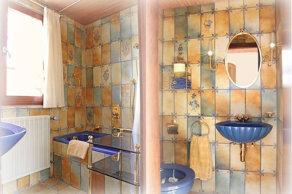 Entire apartment, Romantic holiday apartment in the Oid Town of Meersburg in Meersburg, Obersee (Bodensee)