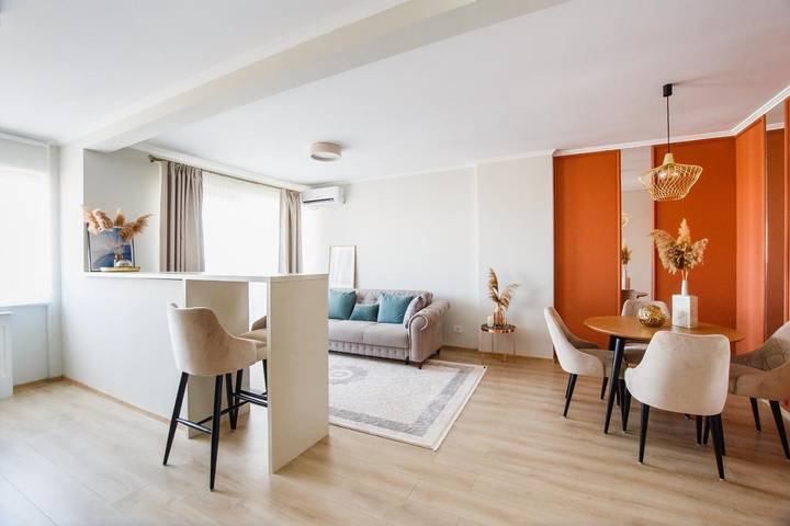 Appartement de vacances pour 4 personnes, avec Balcon ainsi que Terrasse et Vue dans Oradea