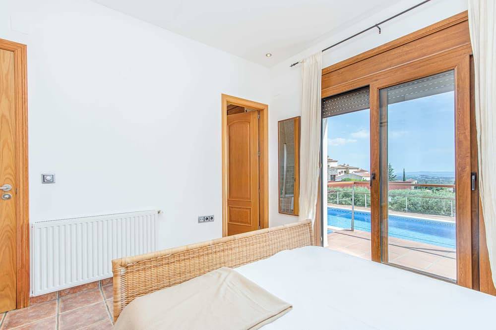 V024 - Villa Colina in Palau Sabardera, Alt Empordà